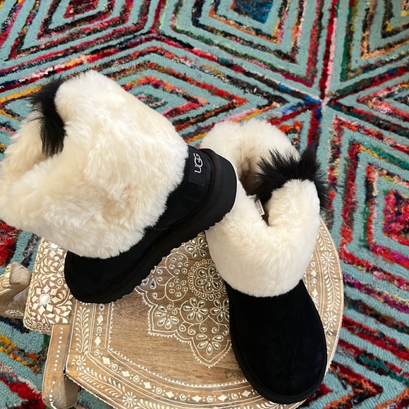 Ugg boots - Picture 1 of 6